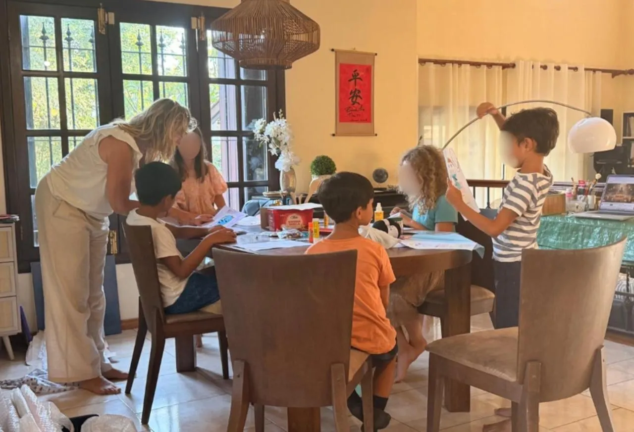 Atelier du Club bien-être avec Nathalie, photo 4 (visages des enfants floutés)